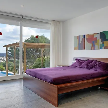 Villa Sleeps 8 Pool Air Con