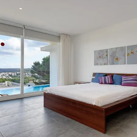 فيلة Sleeps 8 Pool Air Con *